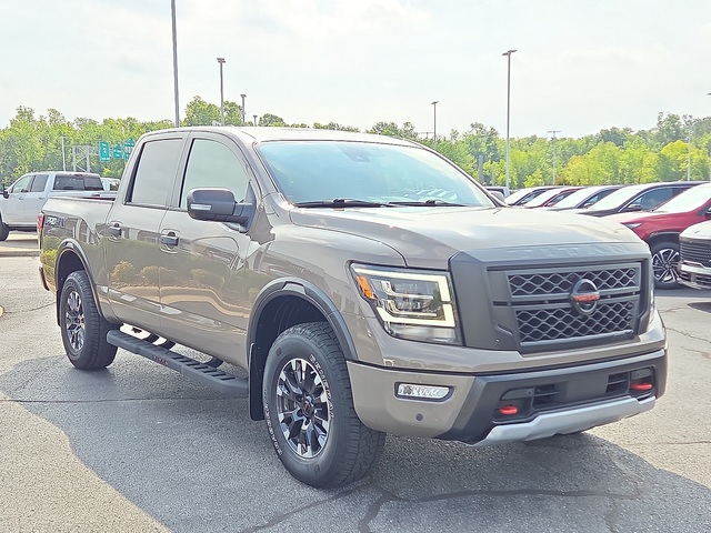 2022 Nissan Titan PRO-4X 4WD