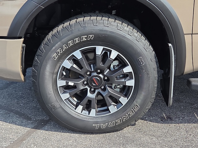 2022 Nissan Titan PRO-4X 4WD