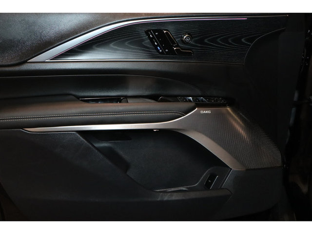 2024 Cadillac Lyriq Sport w/1SJ