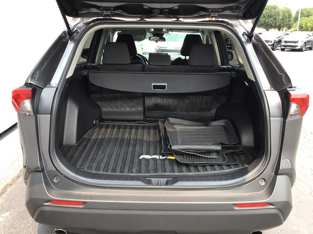 2022 Toyota RAV4 LE AWD