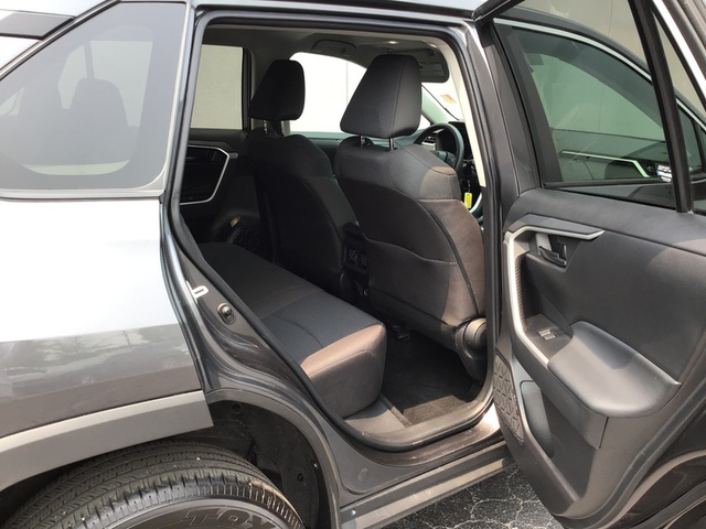 2022 Toyota RAV4 LE AWD