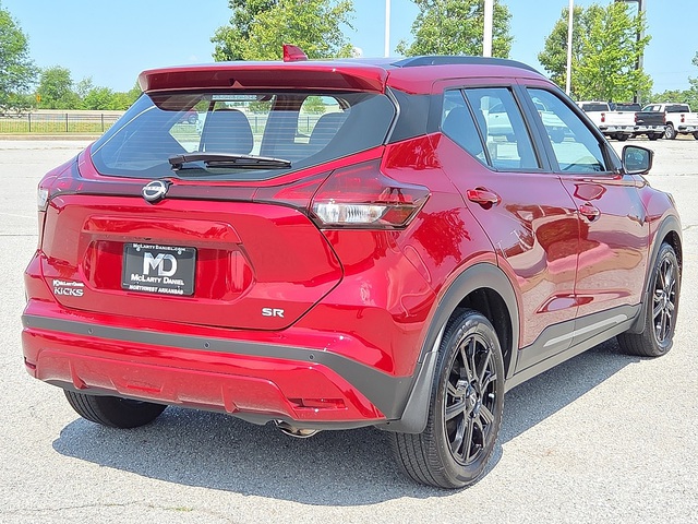 2022 Nissan Kicks SR FWD