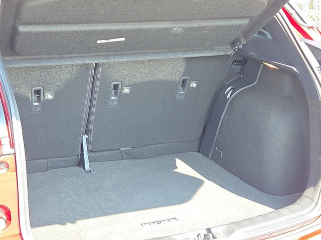 2022 Nissan Kicks SR FWD
