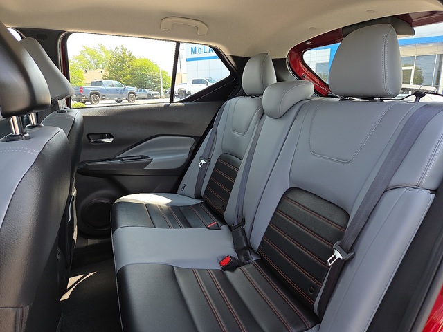 2022 Nissan Kicks SR FWD