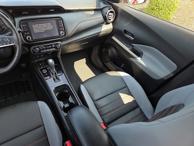 2022 Nissan Kicks SR FWD