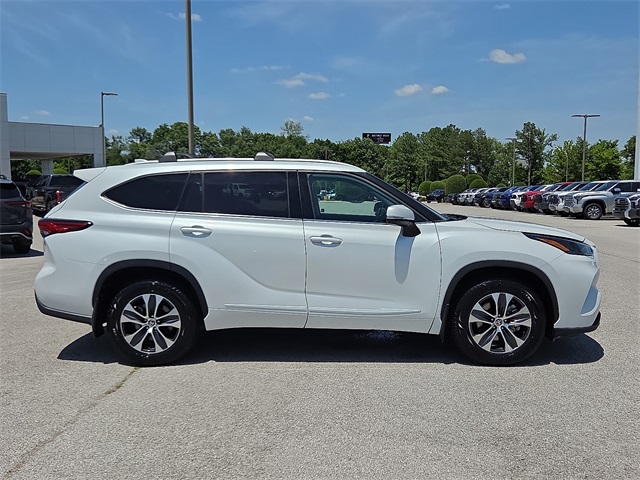 2022 Toyota Highlander XLE AWD