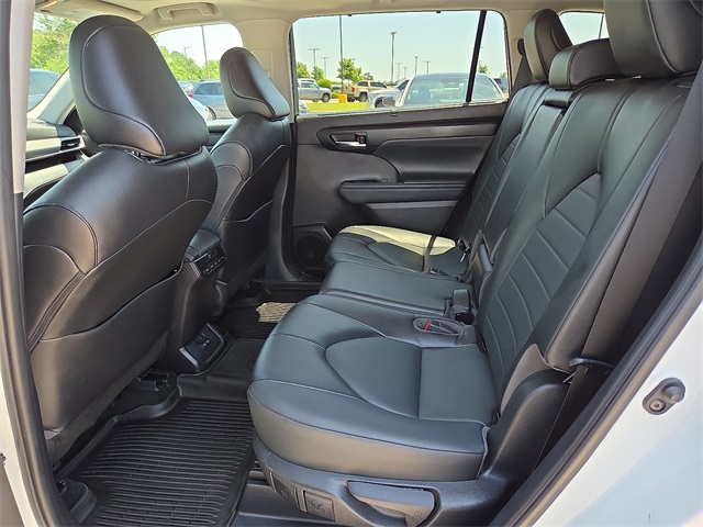 2022 Toyota Highlander XLE AWD