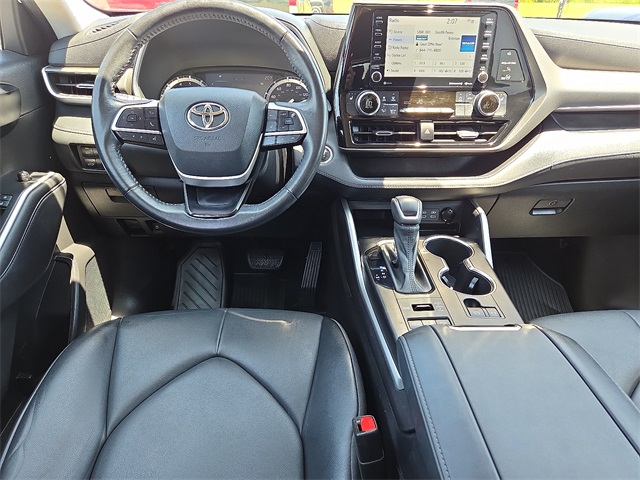 2022 Toyota Highlander XLE AWD