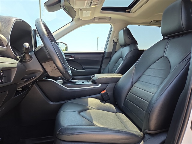 2022 Toyota Highlander XLE AWD