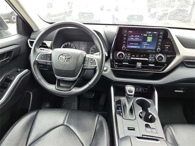 2022 Toyota Highlander LE FWD