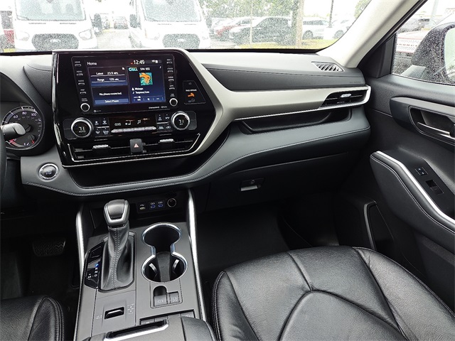 2022 Toyota Highlander LE FWD