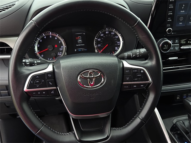2022 Toyota Highlander LE FWD