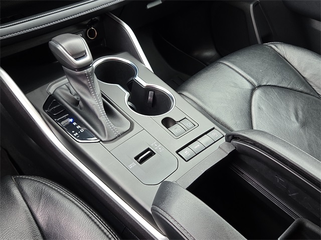 2022 Toyota Highlander LE FWD