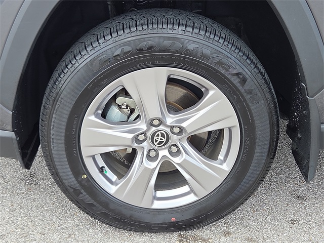 2023 Toyota RAV4 XLE FWD