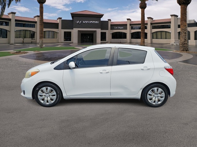 2012 Toyota Yaris LE 5Dr