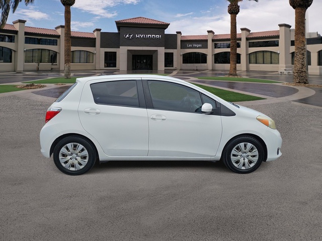 2012 Toyota Yaris LE 5Dr