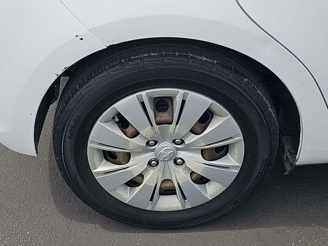 2012 Toyota Yaris LE 5Dr