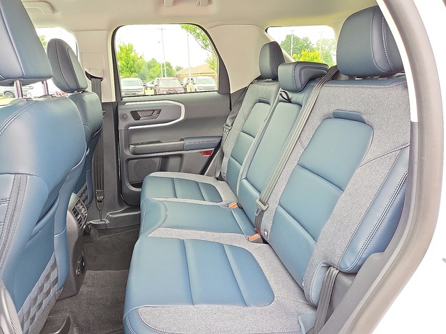 2024 Ford Bronco Outer Banks 4WD Sport