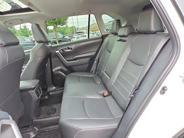 2024 Toyota RAV4 XLE Premium FWD