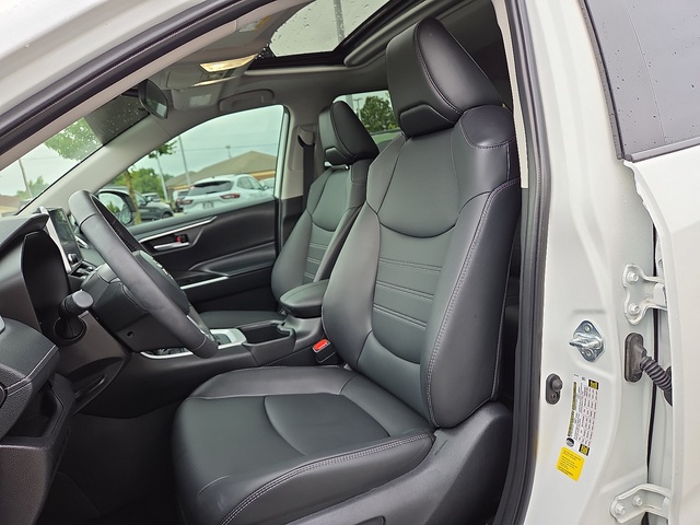 2024 Toyota RAV4 XLE Premium FWD