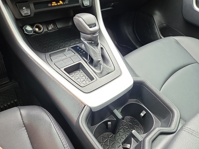 2024 Toyota RAV4 XLE Premium FWD