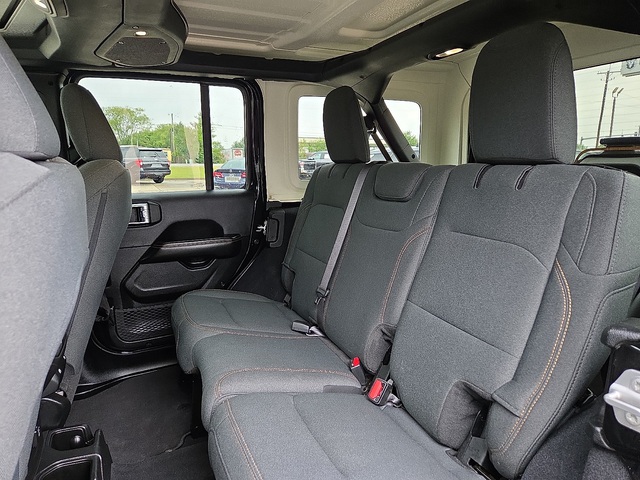 2024 Jeep Wrangler Sahara 4WD