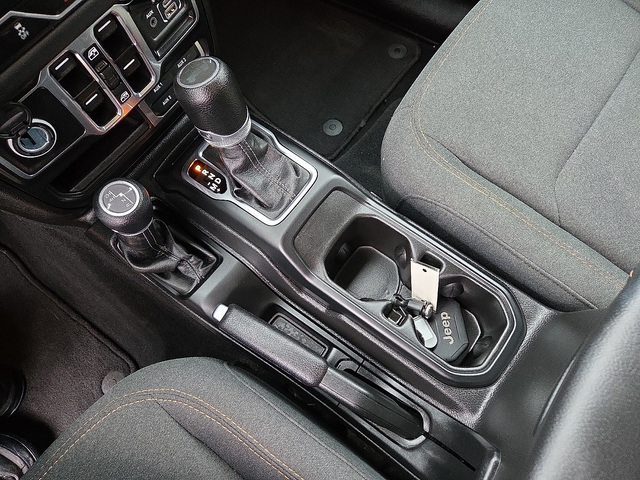 2024 Jeep Wrangler Sahara 4WD