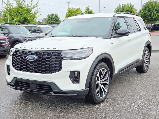 2025 Ford Explorer ST-Line RWD