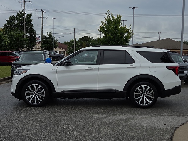 2025 Ford Explorer ST-Line RWD