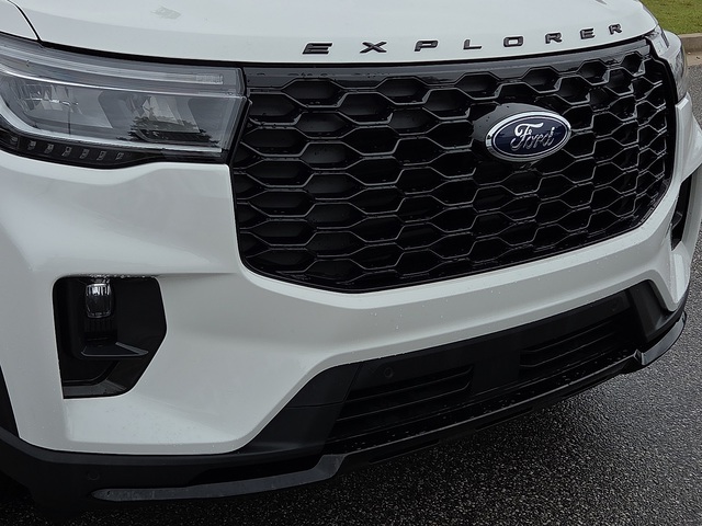 2025 Ford Explorer ST-Line RWD