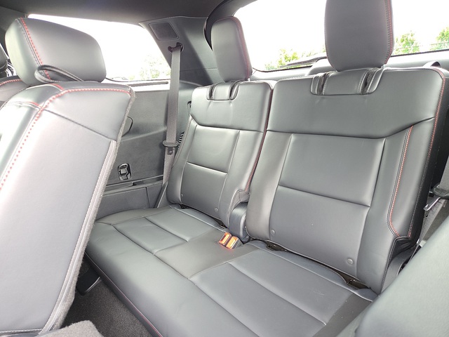 2025 Ford Explorer ST-Line RWD