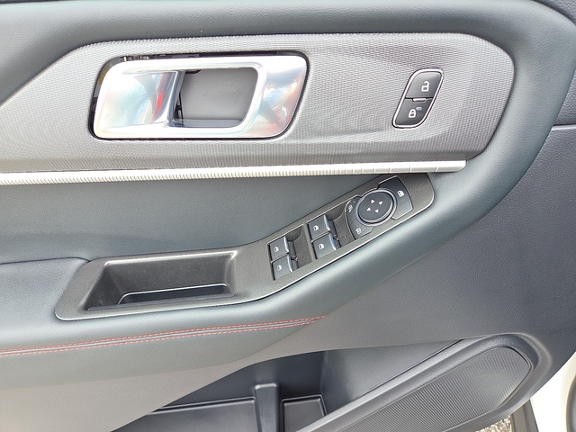 2025 Ford Explorer ST-Line RWD