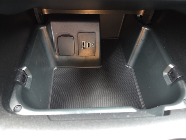 2025 Ford Explorer ST-Line RWD