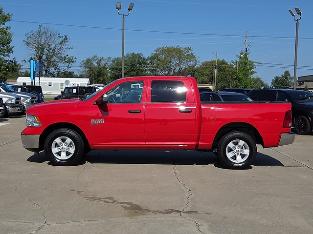 2023 Ram 1500 Classic SLT 4WD 5ft7 Box