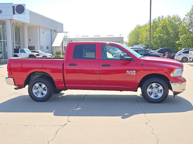 2023 Ram 1500 Classic SLT 4WD 5ft7 Box