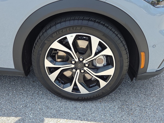 2024 Ford Mustang Select RWD Mach-E