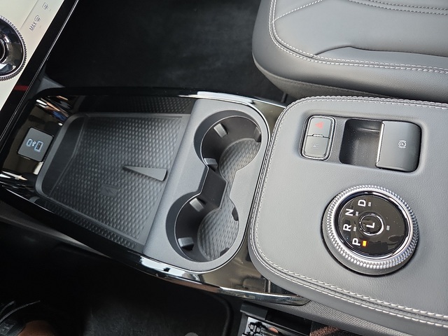 2024 Ford Mustang Select RWD Mach-E