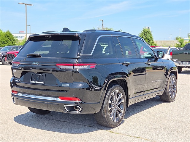 2023 Jeep Grand Cherokee Overland 4WD