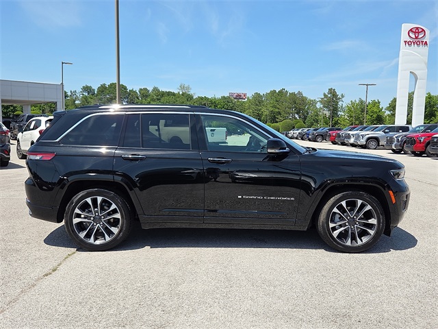 2023 Jeep Grand Cherokee Overland 4WD
