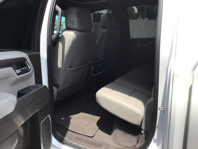2023 GMC Sierra 1500 SLT 4WD 147WB
