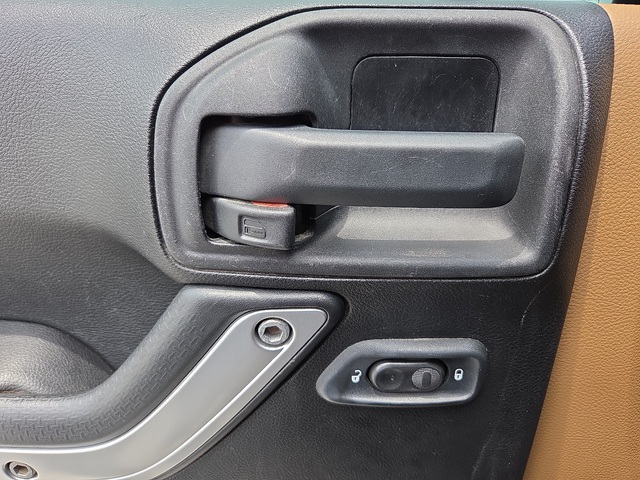 2013 Jeep Wrangler Sahara 4WD