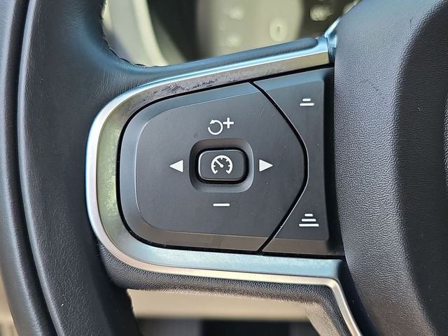 2019 Volvo XC60 T5 Momentum AWD