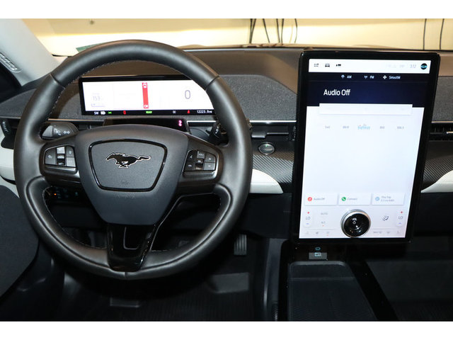 2022 Ford Mustang Mach-E Premium RWD