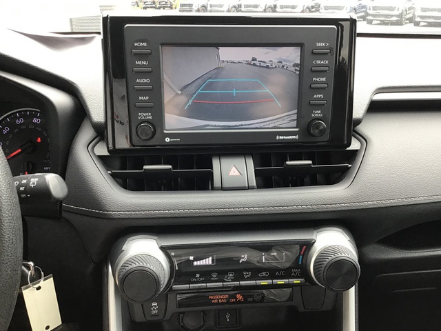 2020 Toyota RAV4 LE FWD
