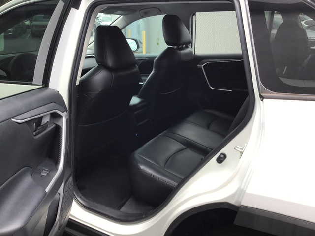 2020 Toyota RAV4 LE FWD