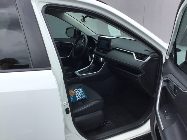2020 Toyota RAV4 LE FWD