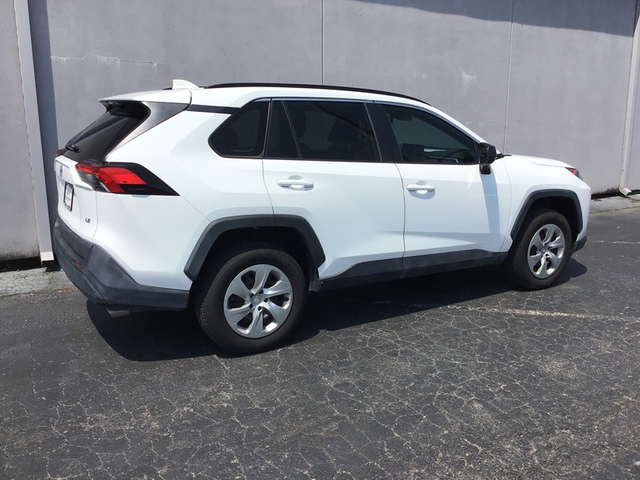 2020 Toyota RAV4 LE FWD