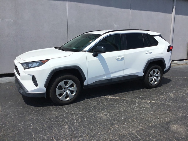2020 Toyota RAV4 LE FWD