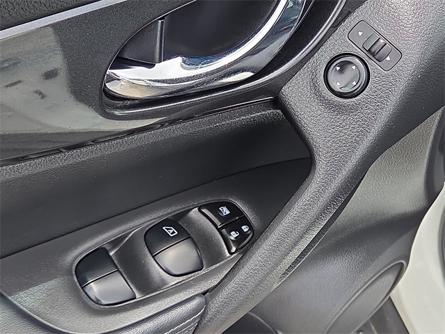 2019 Nissan Rogue SV FWD