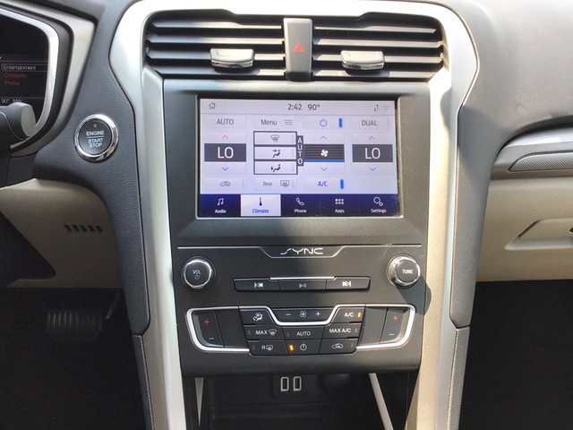 2020 Ford Fusion SE